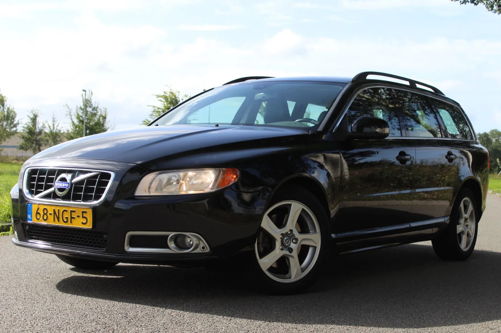 Volvo V70 (2010) — foto 1