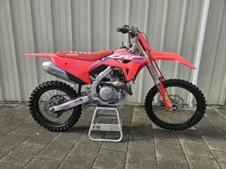 Honda CRF 450 R (2021) — foto 1