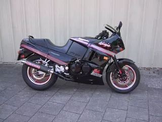 Kawasaki GPX 600 R (1990) — foto 1