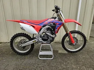 Honda CRF 450 R (2017) — foto 1