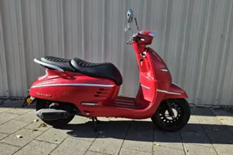 Peugeot Django (2020)