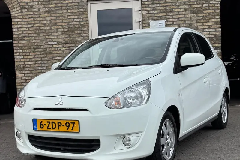 Mitsubishi Space Star (2015)