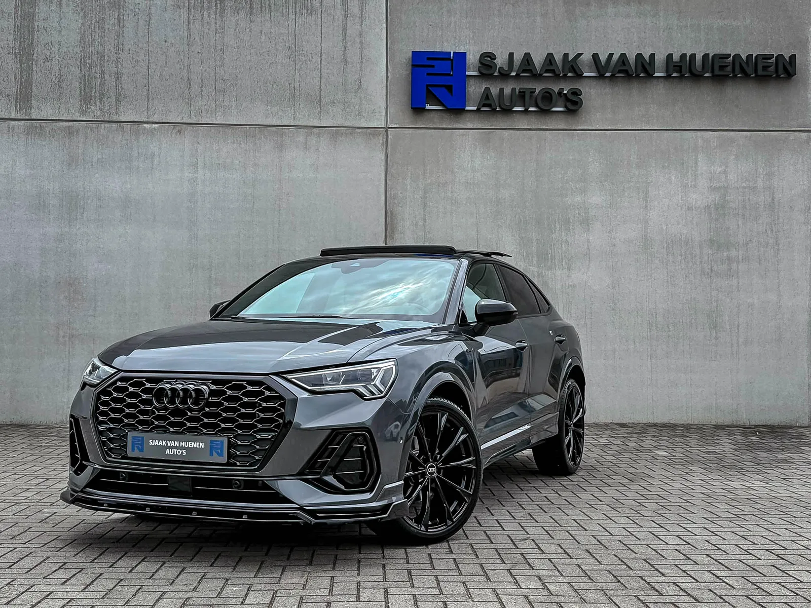Audi Q3 Sportback (2020) — foto 1