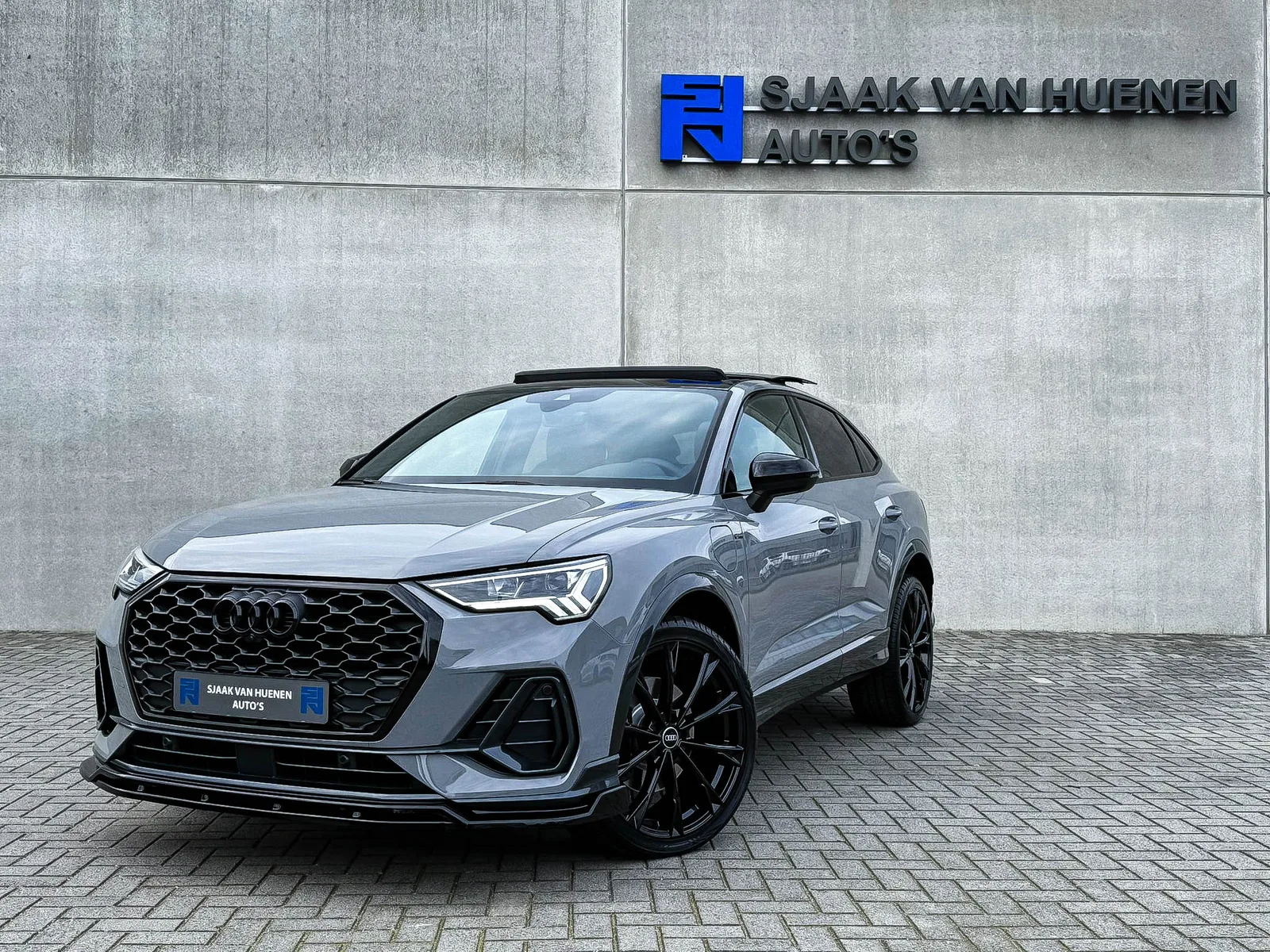 Audi Q3 Sportback (2023) — foto 1