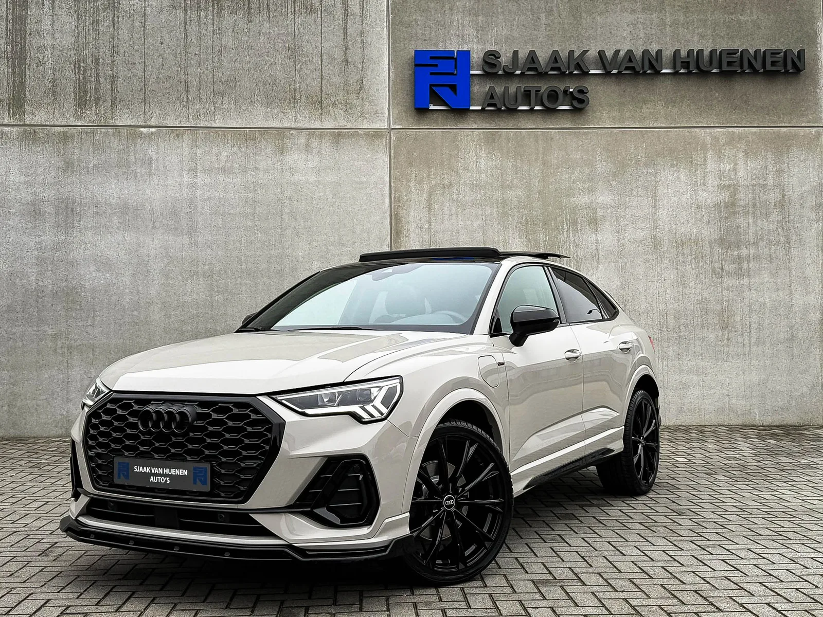 Audi Q3 Sportback (2022) — foto 1