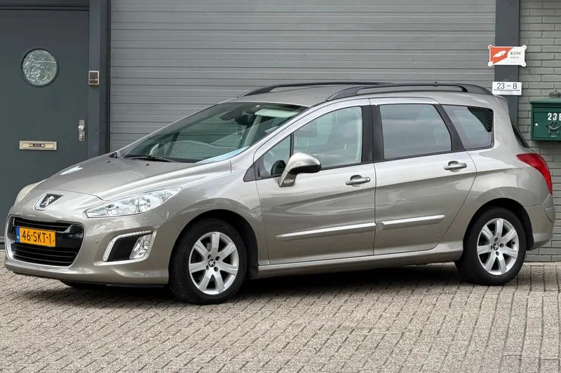Peugeot 308 (2011)
