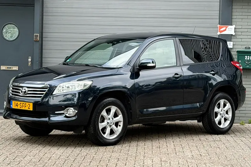 Toyota RAV4 (2011)