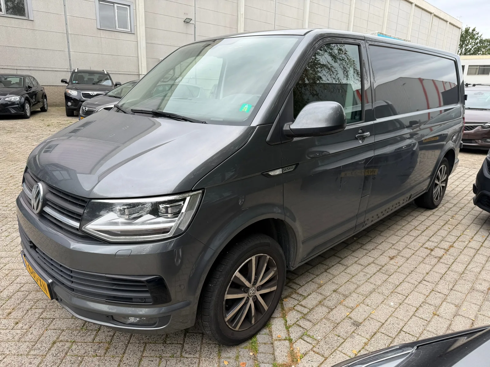 Volkswagen Transporter (2019) — foto 1