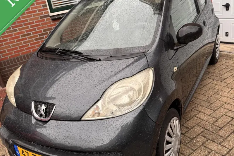 Peugeot 107 (2006)