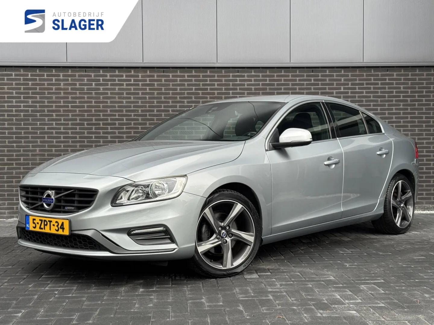 Volvo S60 (2015) — foto 1