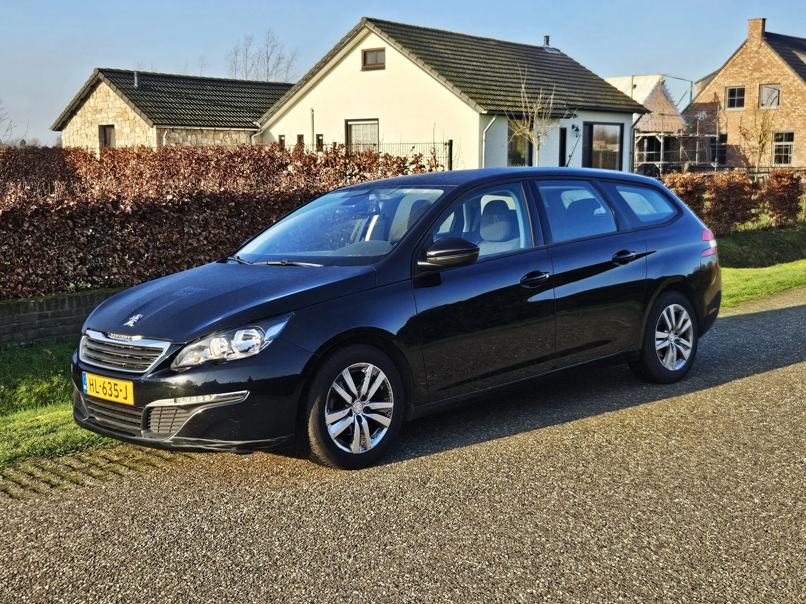 Peugeot 308 (2015) — foto 1
