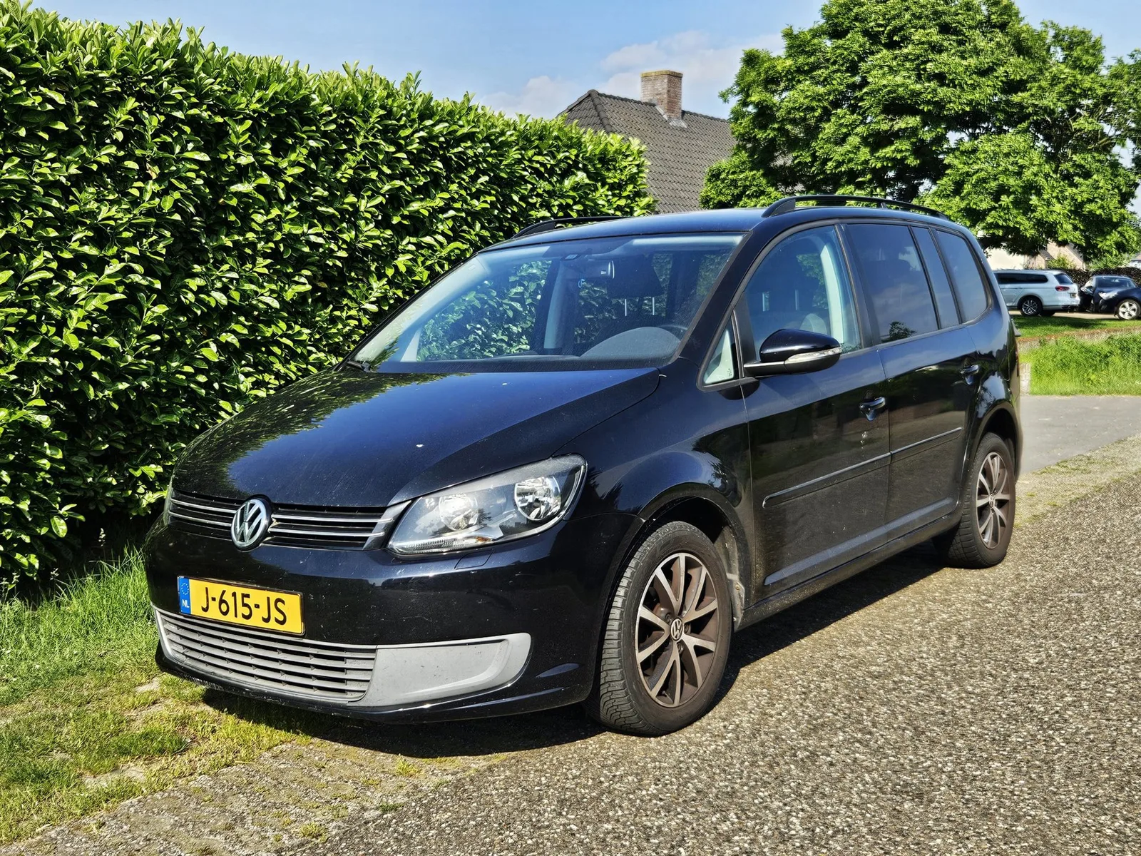 Volkswagen Touran (2010) — foto 1
