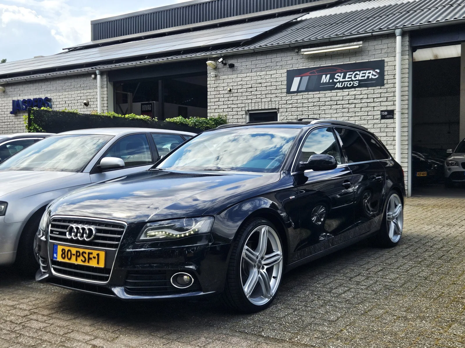 Audi A4 (2011) — foto 1