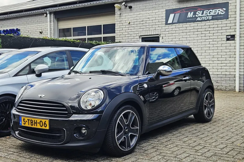 MINI One (2013)