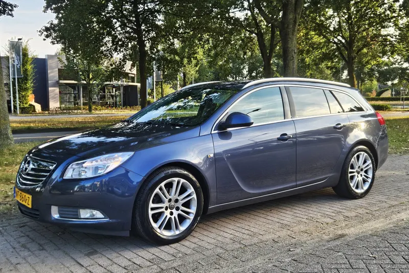 Opel Insignia (2010)