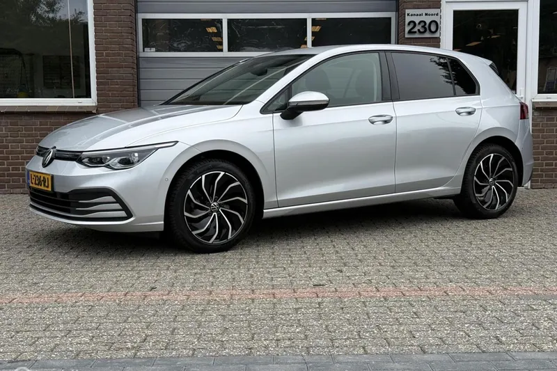 Volkswagen Golf (2021)
