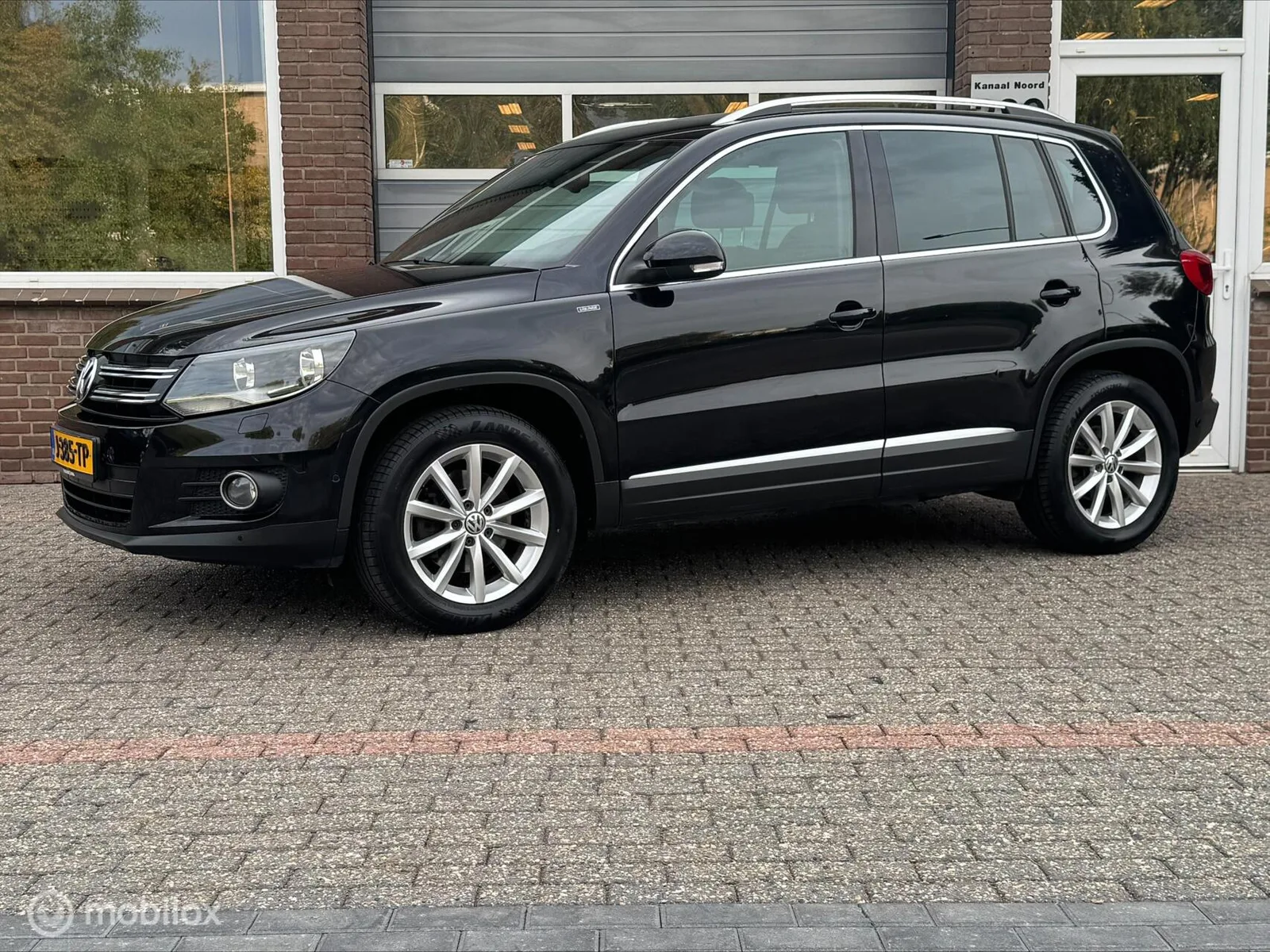 Volkswagen Tiguan (2015) — foto 1