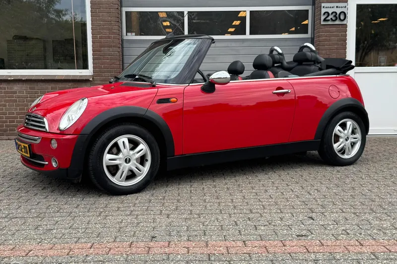 MINI Cabrio (2006)