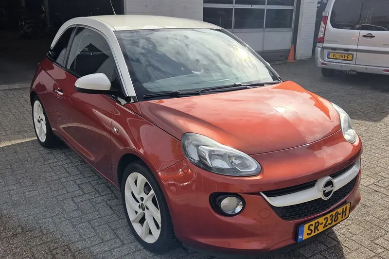 Opel Adam (2013)