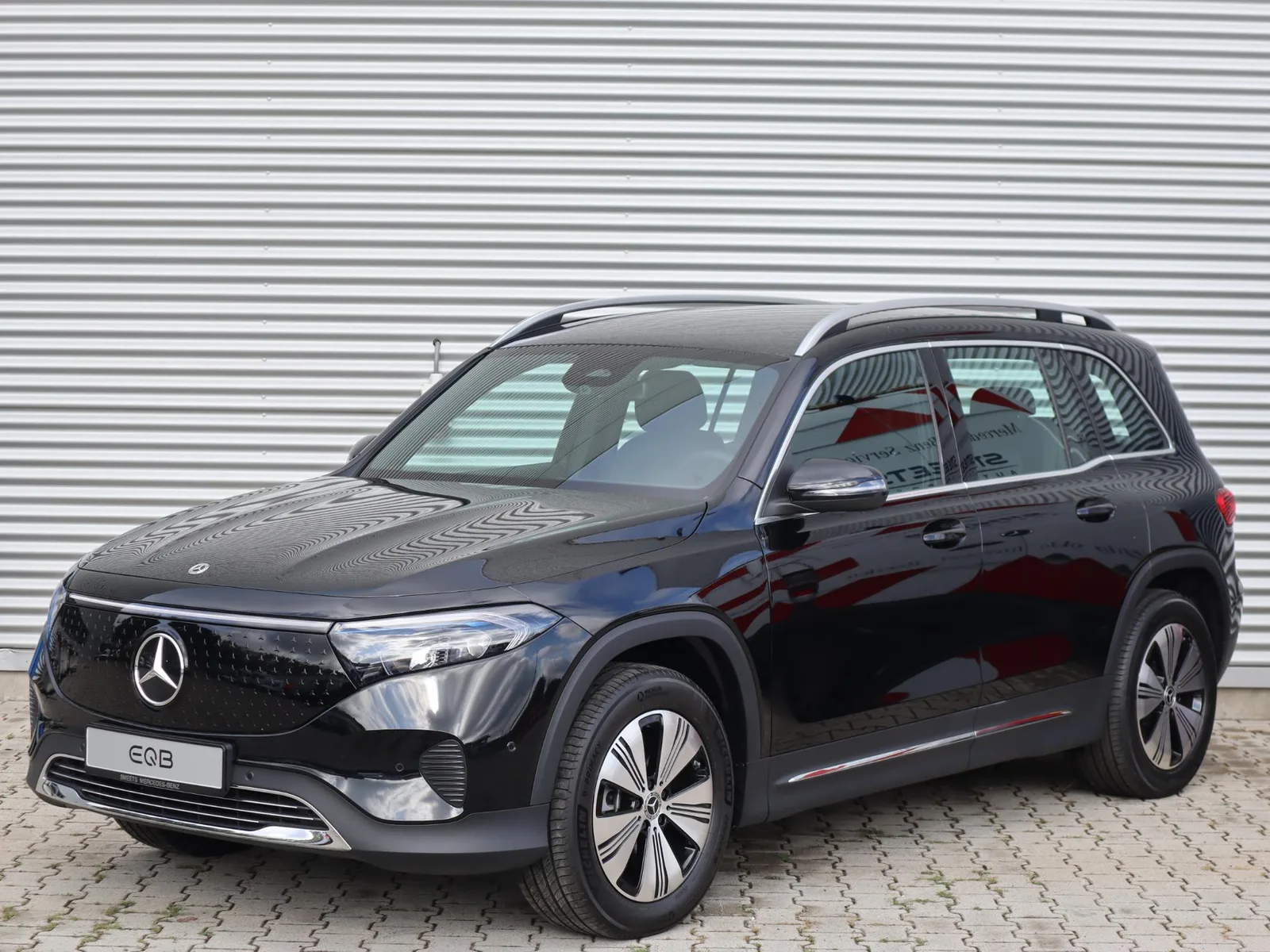 Mercedes-Benz EQB (2026) — foto 1