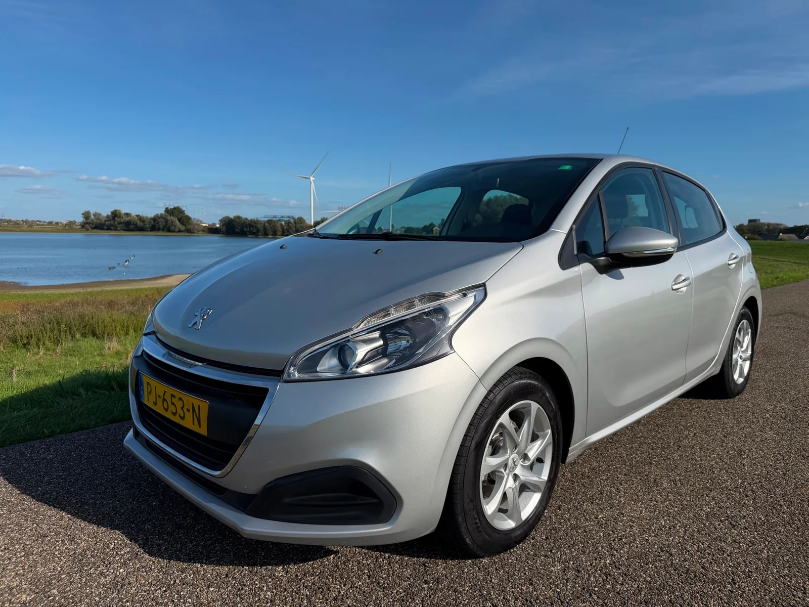 Peugeot 208 (2017) — foto 1