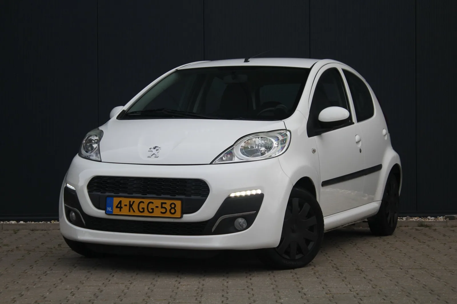 Peugeot 107 (2013) — foto 1