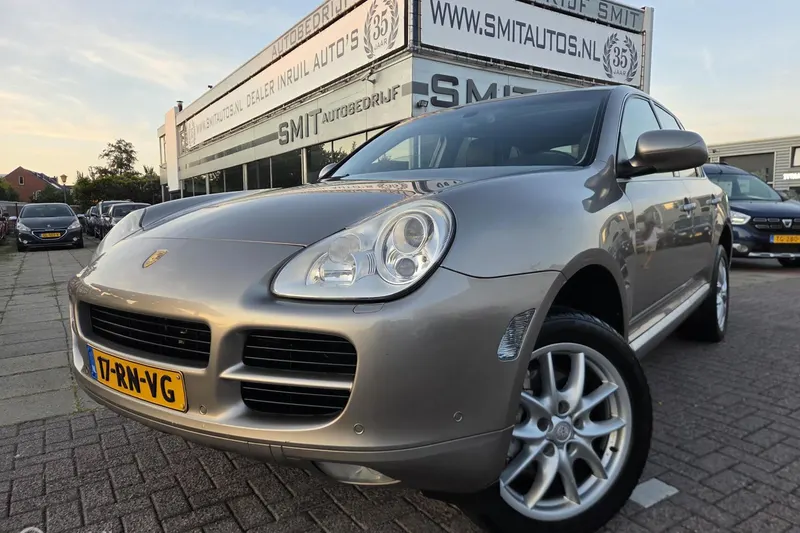 Porsche Cayenne (2005)