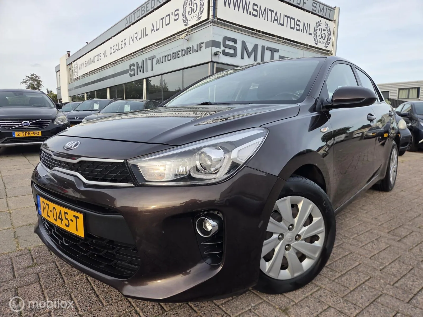 Kia Rio (2017) — foto 1