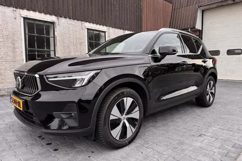 Volvo XC40 (2023)