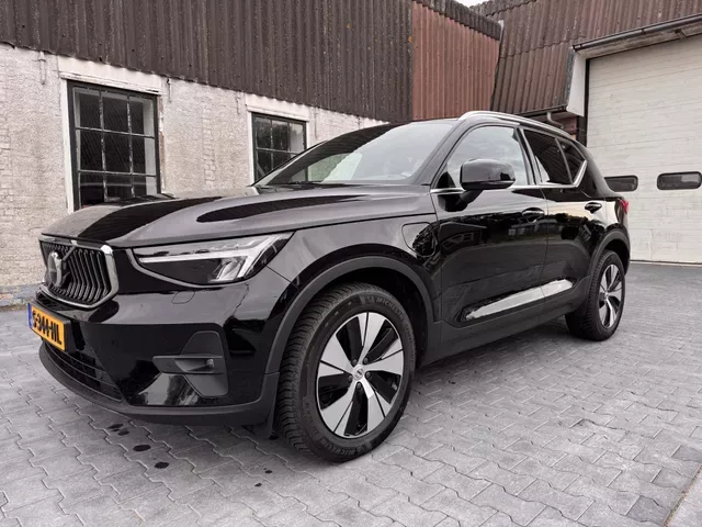 Volvo XC40 (2023) — foto 1