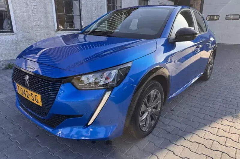 Peugeot e-208 (2023)