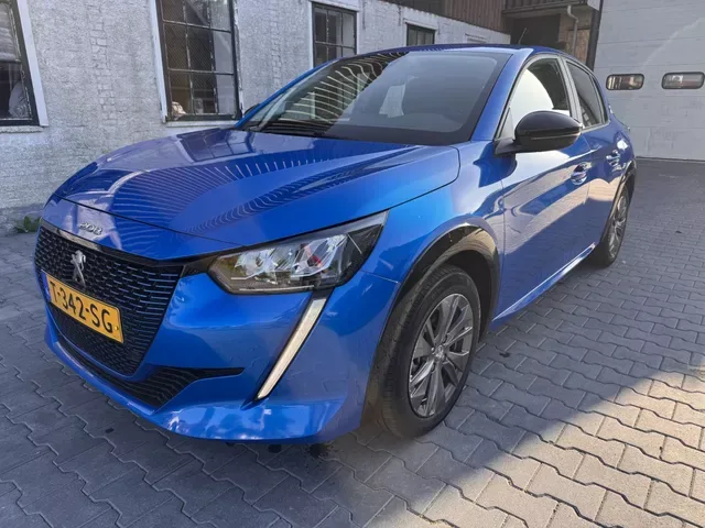 Peugeot e-208 (2023) — foto 1