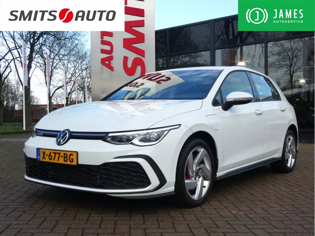Volkswagen Golf (2021) — foto 1