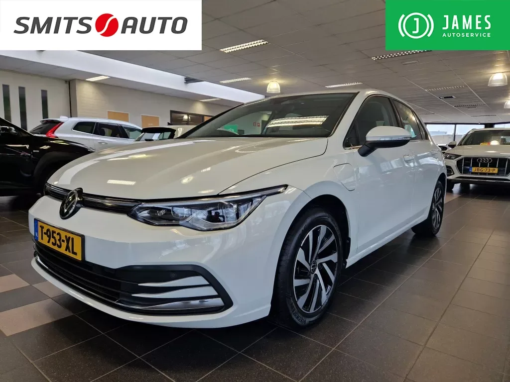 Volkswagen Golf (2021) — foto 1