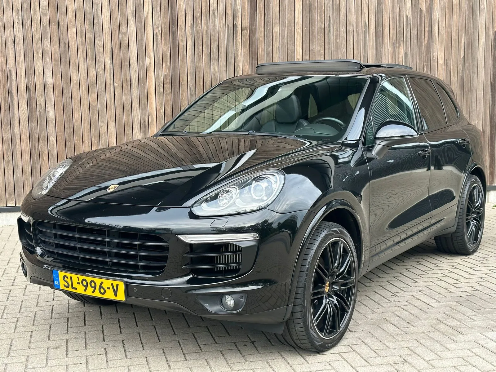 Porsche Cayenne (2015) — foto 1