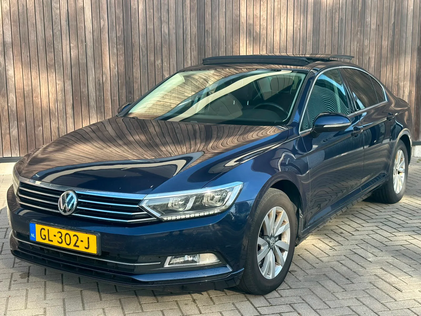 Volkswagen Passat (2015) — foto 1
