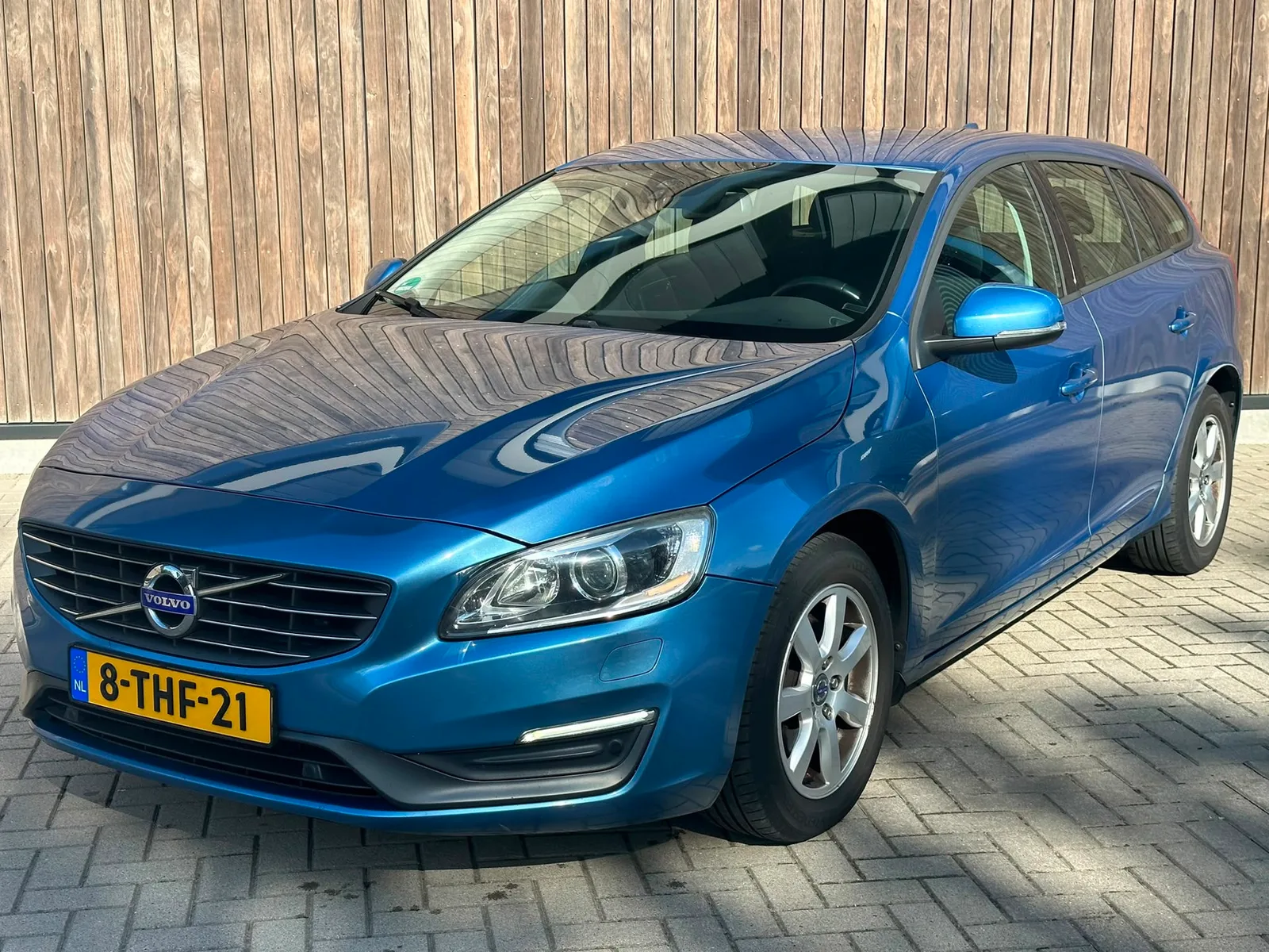 Volvo V60 (2014) — foto 1