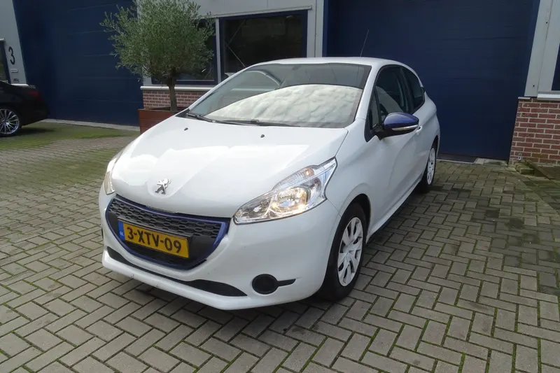 Peugeot 208 (2014)