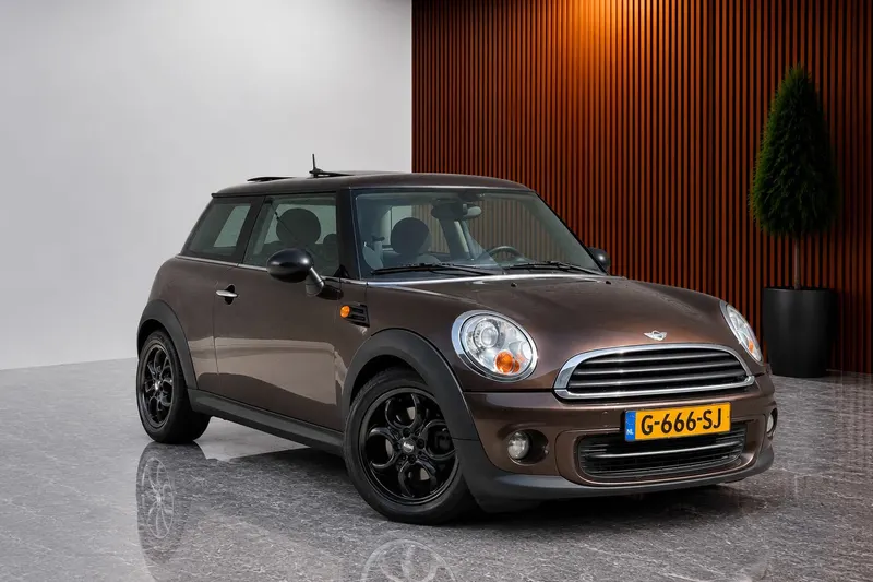 MINI One (2011)
