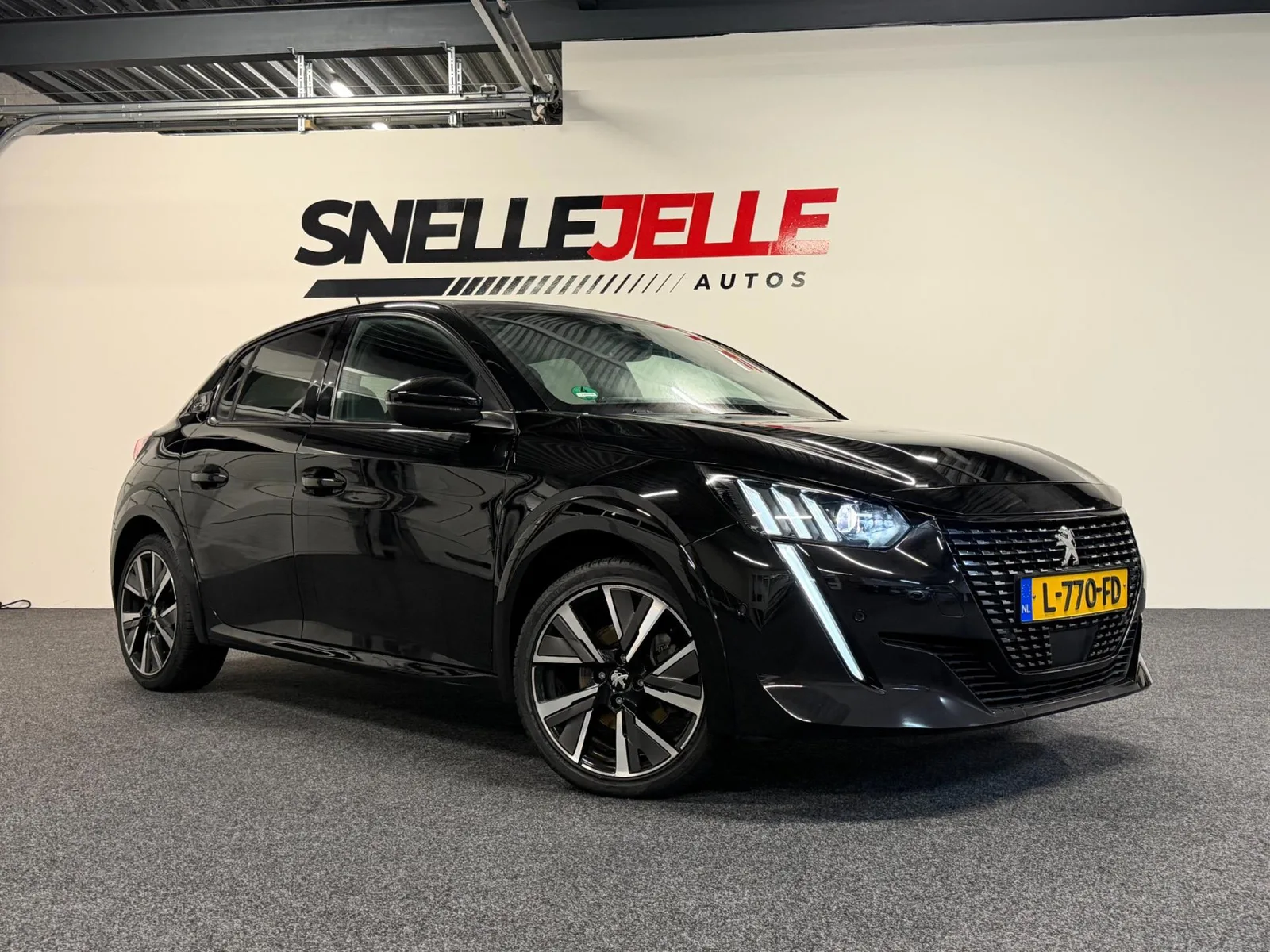 Peugeot 208 (2021) — foto 1