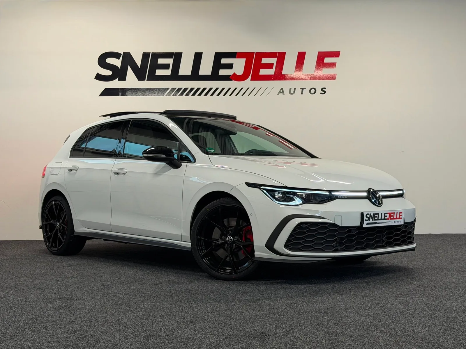 Volkswagen Golf (2022) — foto 1