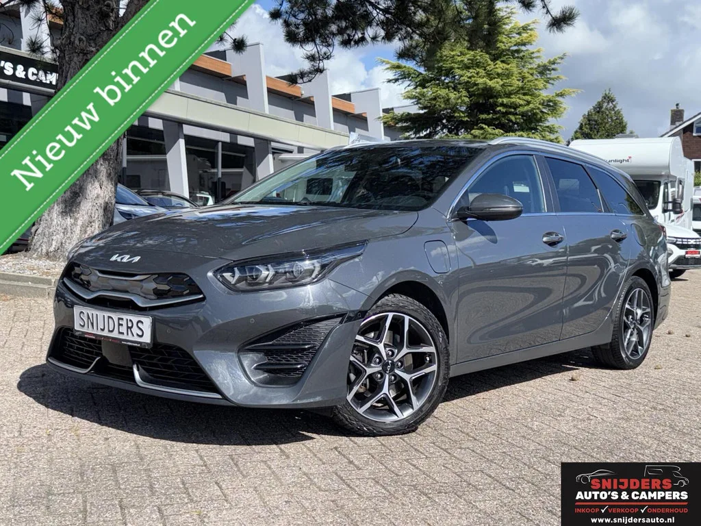 Kia Ceed Sportswagon (2022) — foto 1