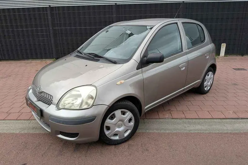 Toyota Yaris (2004)