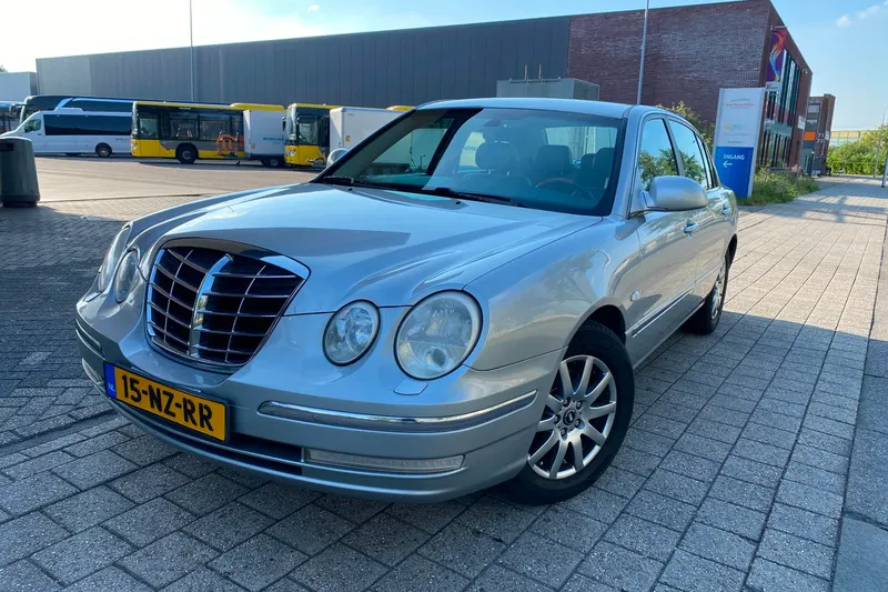 Kia Opirus (2004)