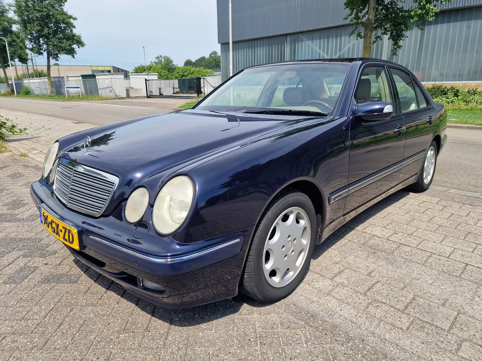 Mercedes-Benz E-Klasse (2001) — foto 1