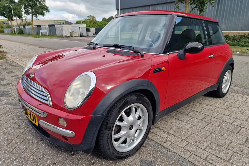 MINI One (2003)