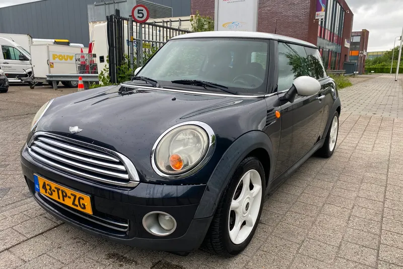 MINI Cooper (2007)