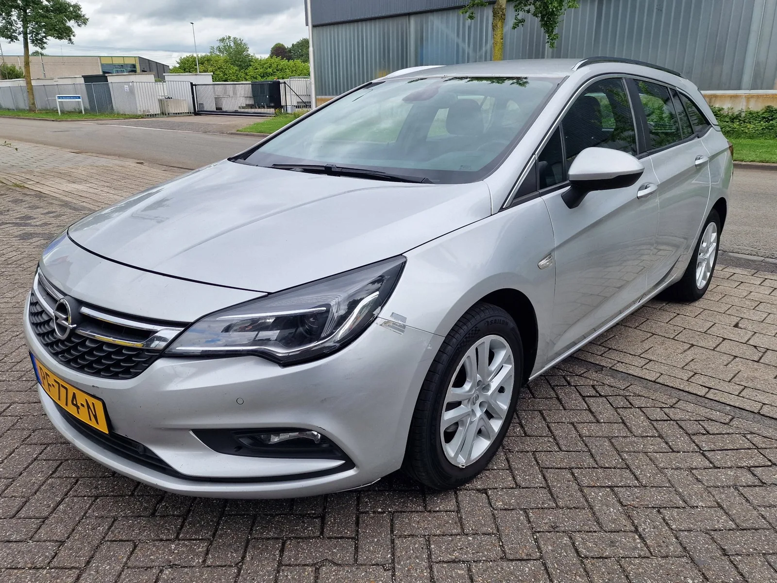 Opel Astra Sports Tourer (2017) — foto 1