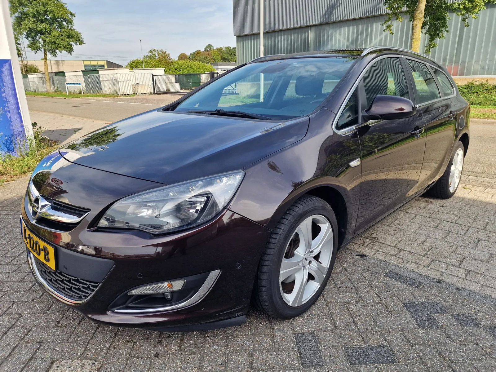 Opel Astra (2014) — foto 1