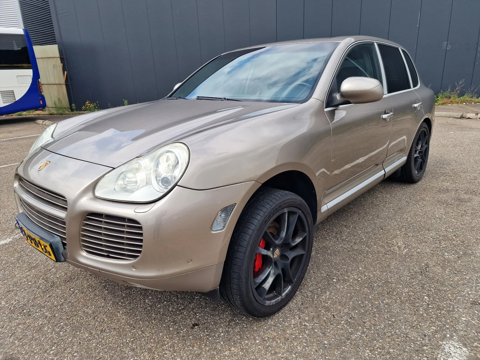 Porsche Cayenne (2004) — foto 1
